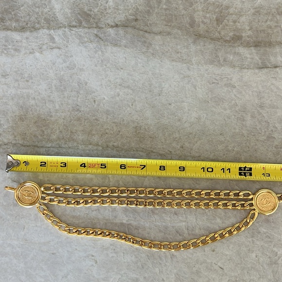 CHANEL ✨ MINT CONDITION ✨ 1980’s Rue Cambon 22k Gold Plated Triple Chain Belt - Picture 7 of 9